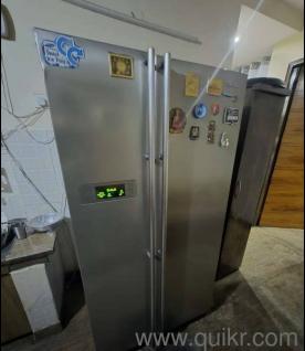Side by side Samsung fridge in working new condition 676 liter