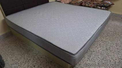 King Size Spring Mattress ( 78in X 72in X 8in)