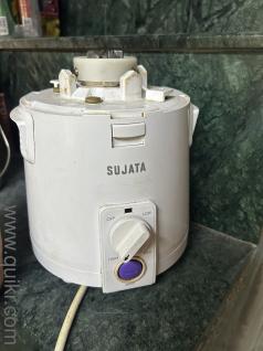 Mixer grinder with 2 jugs
