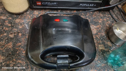 Sandwich maker wonder chef excellent quality..working properly 
