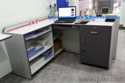 Office table in excellent condition