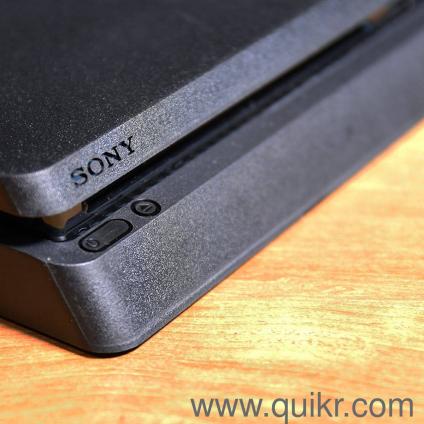 PS4 slim 1TB with 2 controller