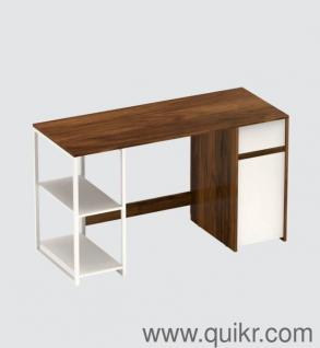 Computer table in new condition 