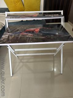 Kids study table for sale