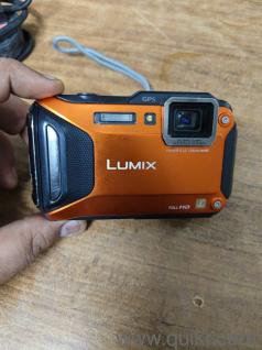 Digital camera 