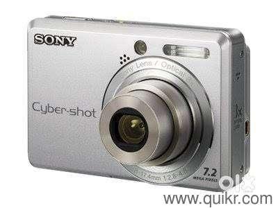 Bramd new Sony 7.2 mp camera with sqmsonite case and tv cable