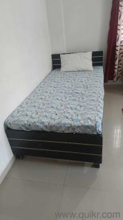 Single Bed with Free Matress in Well Condition