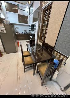 Dining table only 6 months use