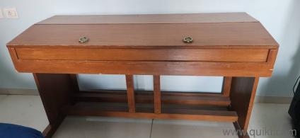 wooden keyboard piano stand