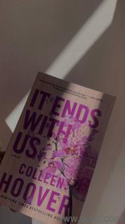 "It Starts with us" "It Ends with us" by Collen Hoover 