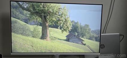 80 cm (32) M5 FHD Smart Monitor with Smart TV experience (White)