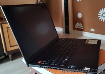 ASUS Vivobook S 15 (2023). Top notch condition.Never repaired,never opened.