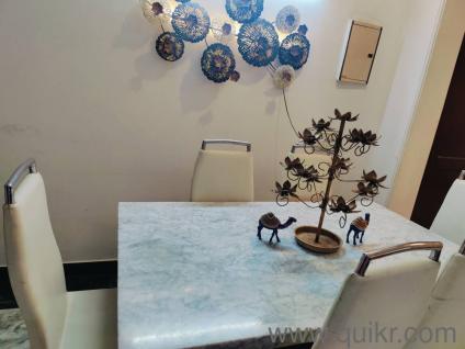 6seater branded dining table 