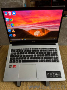 Acer aspire 3 Ryzen 5 3500uRam 12Gb Ram Nvme 2.0 ssdVega 3 graphic (integrated)Plastic cotted for scratch protection 