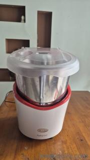 presige grinder 2.5 liter capacity tabletop grinder less used with very good condition