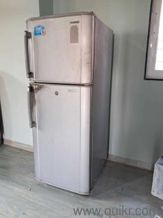 Samsung fridge for sale, in working condition, 16 years old