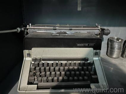 UNUSED Remington 2000 typewriter 