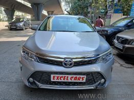 Toyota Camry Hybrid - 2016