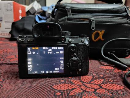 sell urjent my sony A7 Mark 3 camera with 50 mm lens 