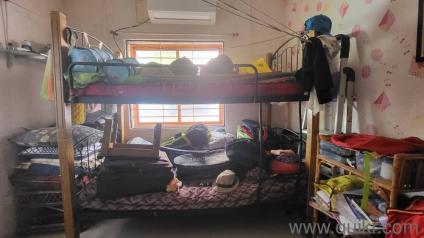 Bunk bed with mattress