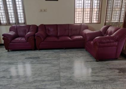 Maroon sofa in good condition 3+1+1 seater