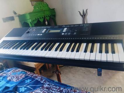 yamaha psr e343 model . new condition less use