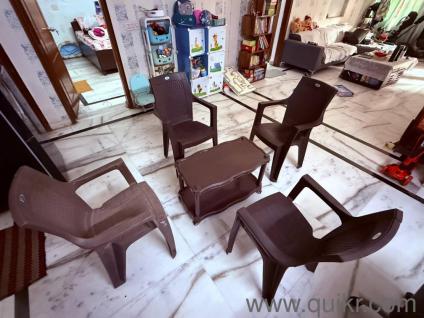 Nilkamal chairs and centre table
