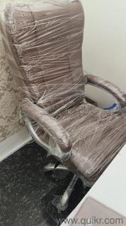 Study chair/ visitor chair/ boss chair just used for 2 months even packed rappers not pealed looks like brand new