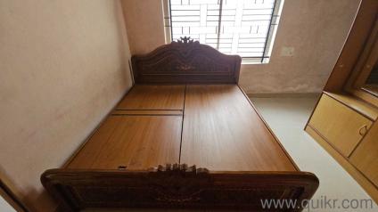King Size Wooden Cot