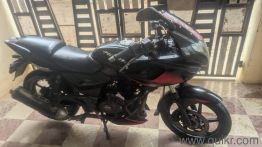 Bajaj Pulsar 220 F - 2019