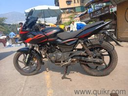 Bajaj Pulsar 220 F - 2018