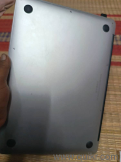 MacBook air 13.3 i5 processor light used in pristine condition