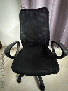 Moving out sale Black Mesh Office Chair  Comfortable & Lightweight