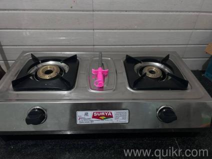 Gas stove with regulator 
