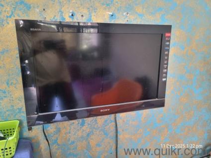 Gently used Sony lcd tv for sale 