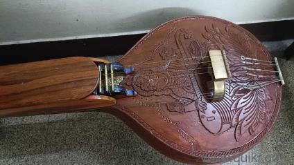 Saraswathi Ekanda Veena With Wheel Wooden Box