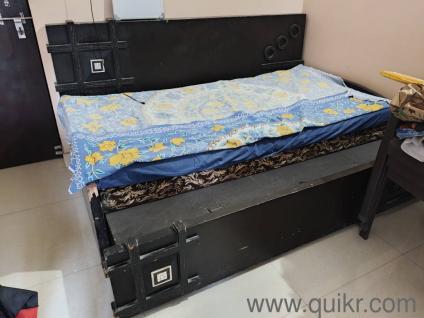 Bed cum Diwan in good condition at 4999