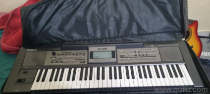 Roland E09 arranger keyboard 