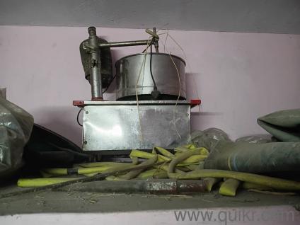 Selling Grinder, Stove, idly stand and 2 pathre for just Rs. 15,000(Negotiable)
