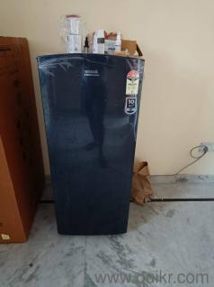 Croma refrigerator 1 year old