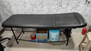 facial bed in good condition 2 hand