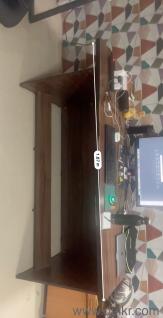 Computer/office table Gently used