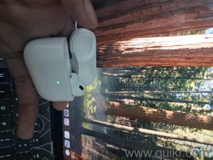 Apple AirPods Pro 2  Original Right Earbud + Original Charging Case