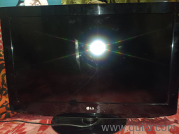 lg lcd with good condition and also Tata sky setup box free with this 