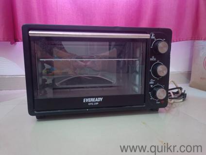 Oven with full set of trays , moulds & spoons new