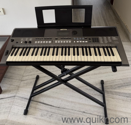 Yamaha PSR-I400 61-Key Portable Keyboard