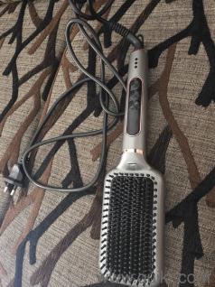 Ikonic Hair Straightening Brush - excellent condition 