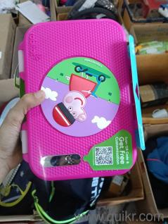 brand new munch bee divided lunch box not even used once 