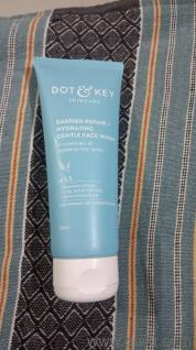 dot and key face wash with sealed pack 