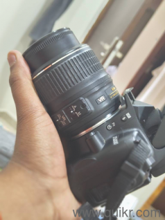 Nikon D5000 DSLR with 2 lens